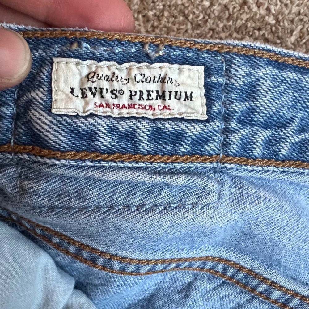Levi's Premium Ribcage Straight Ankle Jeans Light Blue Denim Size 28 High Rise - Picture 3 of 9